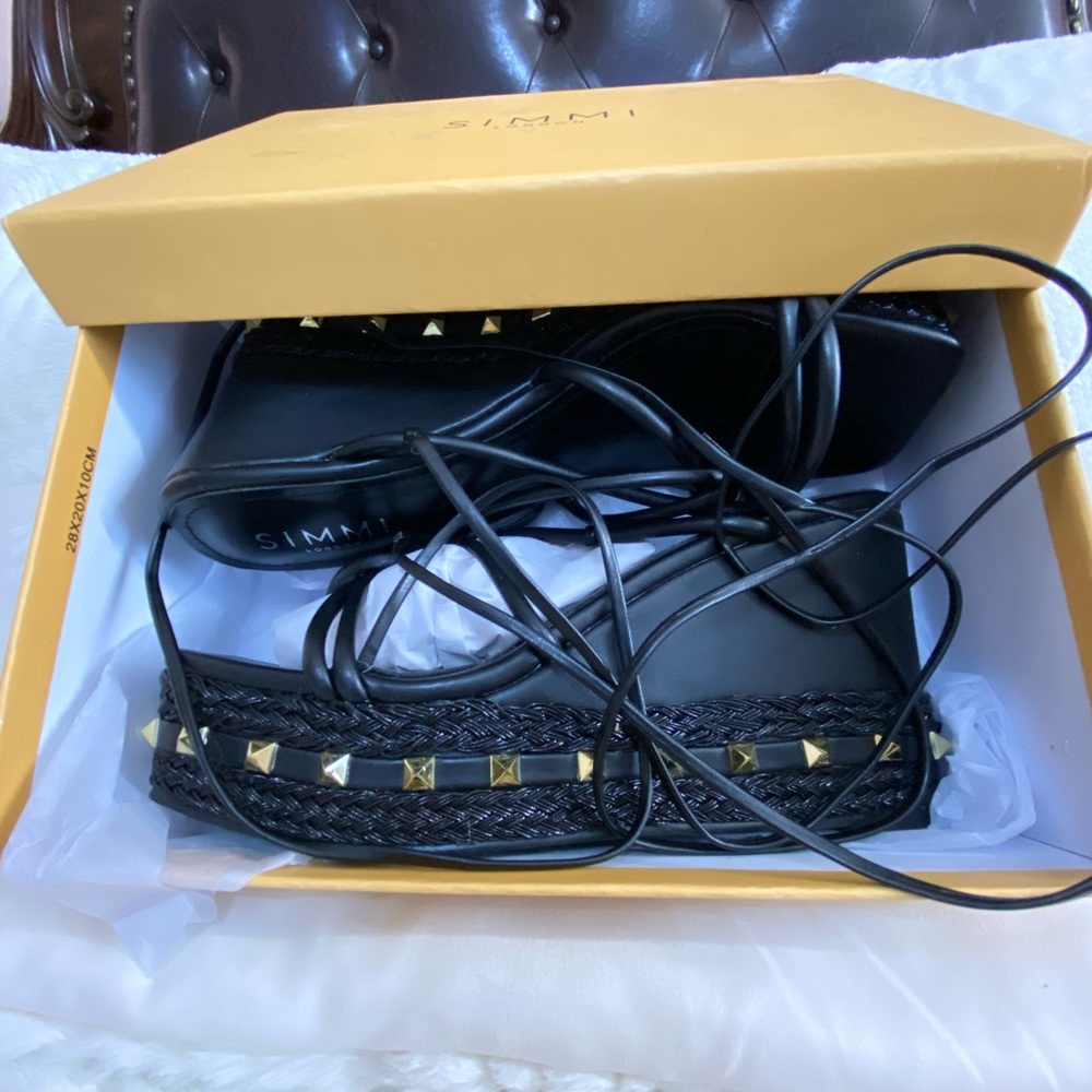 Simmi sandals brand-new with box